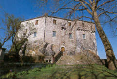 5 - Il castello visto dal lato cortile