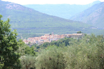 1-Il_Castello_inserito_nel_borgo_di_Auletta-1